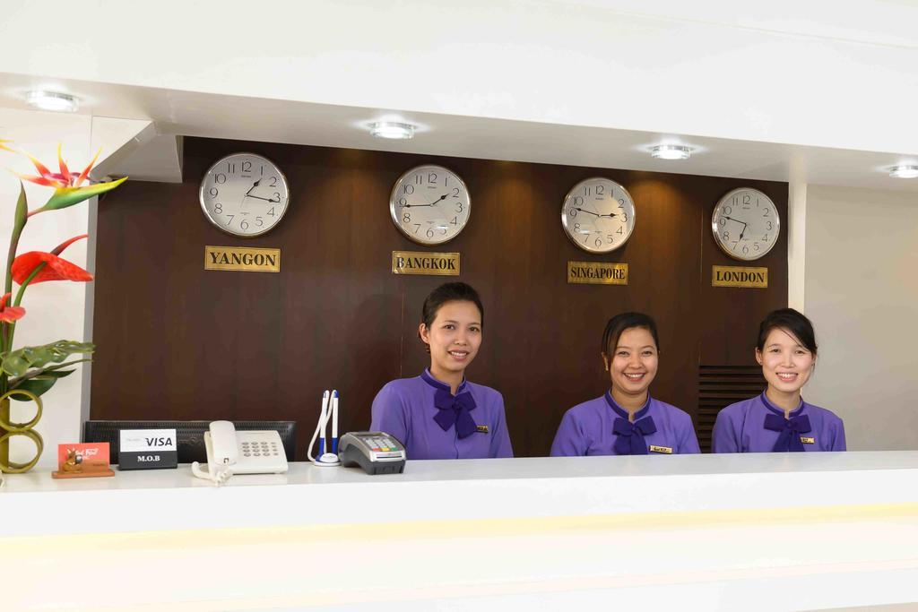 High Five Hotel Yangon Extérieur photo