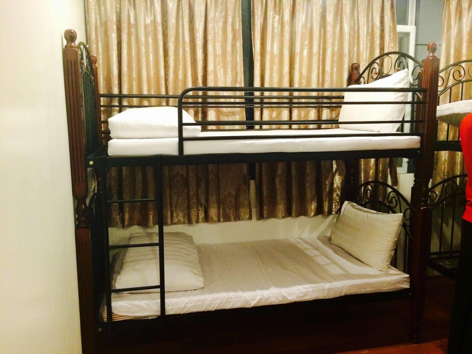 High Five Hotel Yangon Extérieur photo