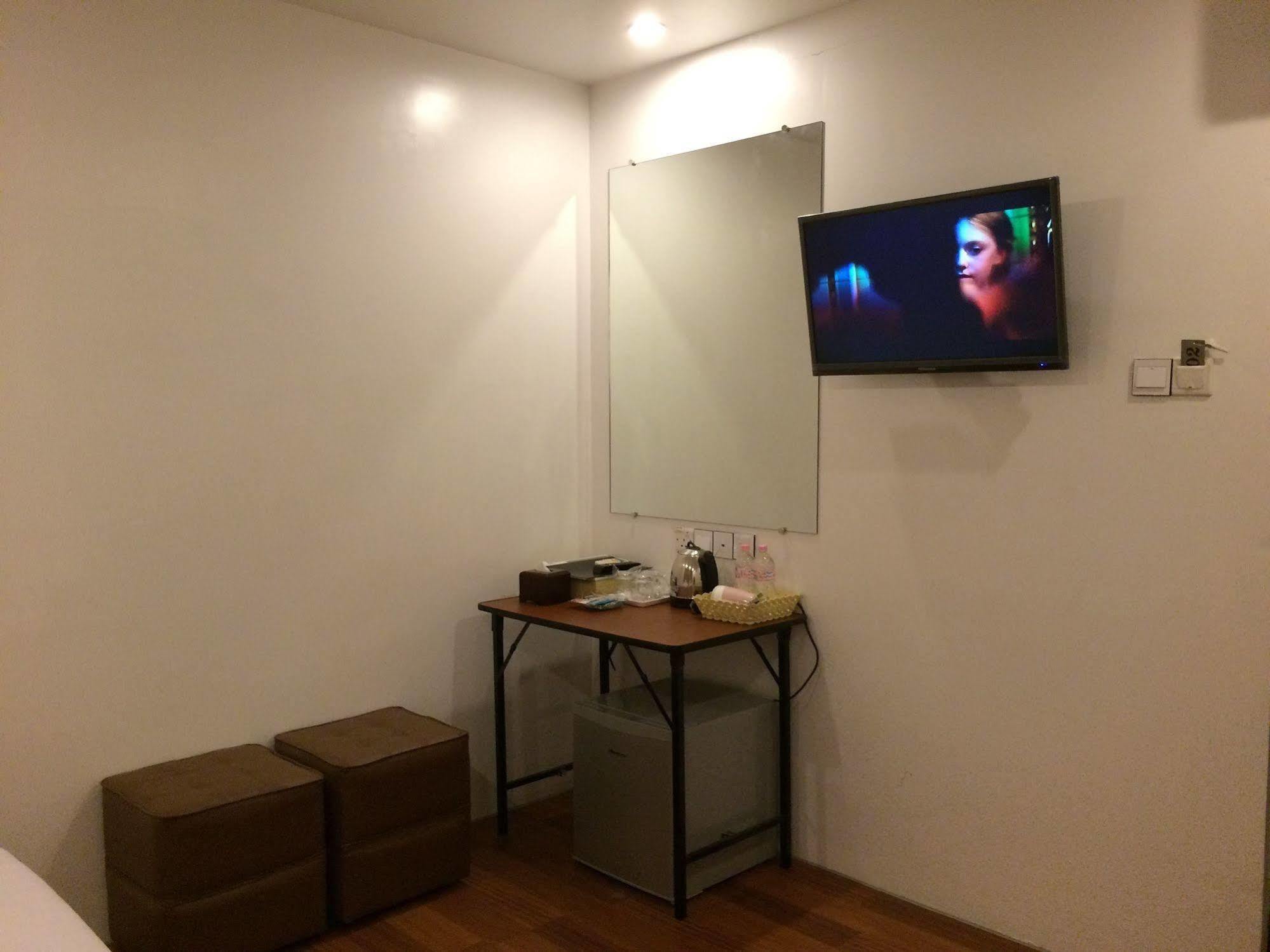 High Five Hotel Yangon Extérieur photo